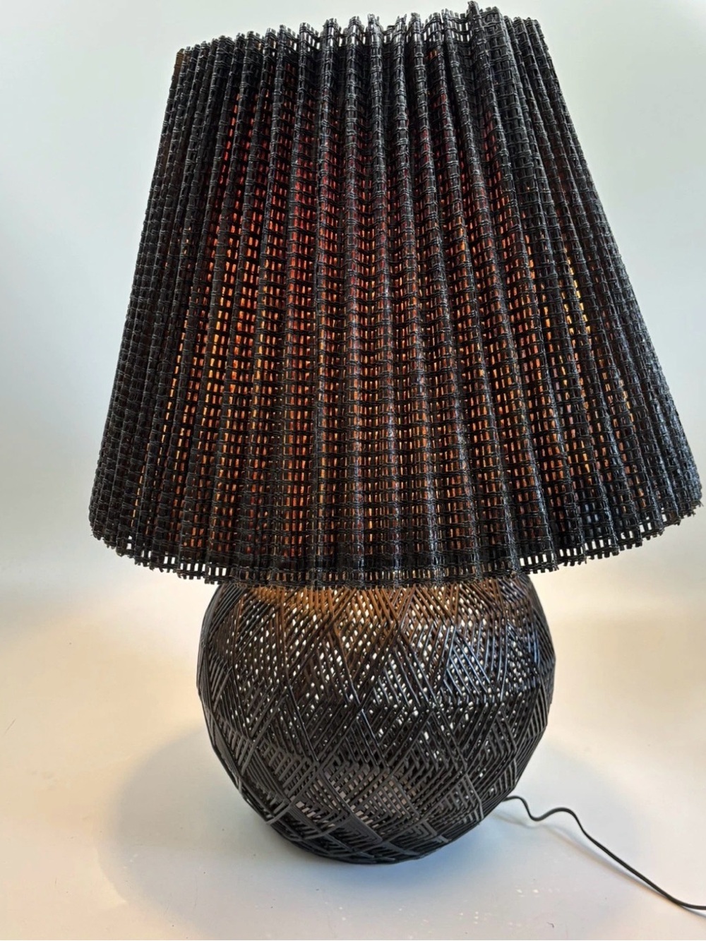 VTG Round Dark Rattan Whicker Table Lamp & Shade WORKING Mid Century Modern MCM